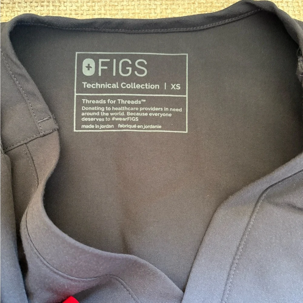 Figs Technical Collection Charcoal Scrub Top - Picture 4 of 4